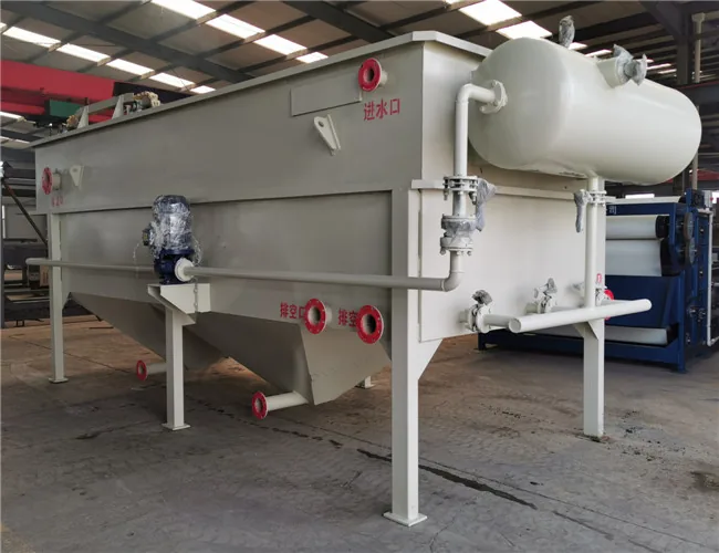 Dissolved air flotation unit with a conical sludge hopper, skimming drive and saturator pipework